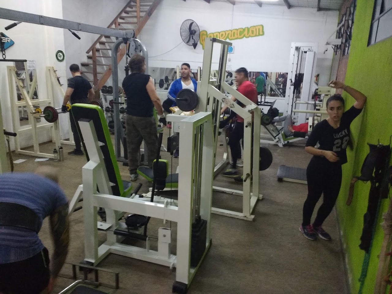 Clases grupales con energía total en GF Generacion Fitness